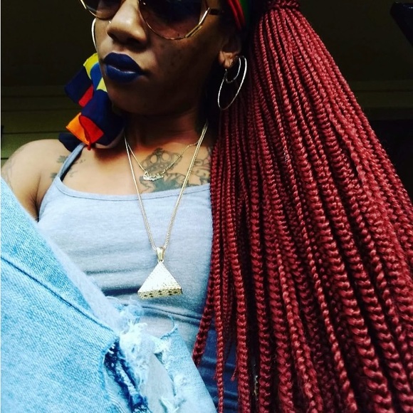 Raw Roots With Queen Deme Rue - Picture 7 of 8